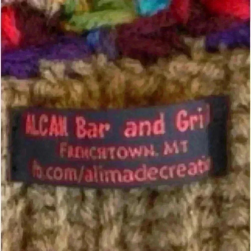 Cable knit beanie - Picture 3 of 3